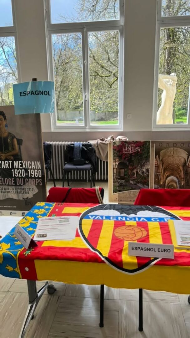 ✨ ℝ𝕖𝕥𝕠𝕦𝕣 𝕤𝕦𝕣 𝕝𝕖𝕤 𝕁ℙ𝕆 𝟚𝟘𝟚𝟞 ✨ Ce week-end, le lycée Marguerite de Navarre a ouvert…